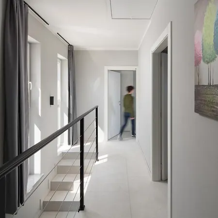 Yolo Villa *