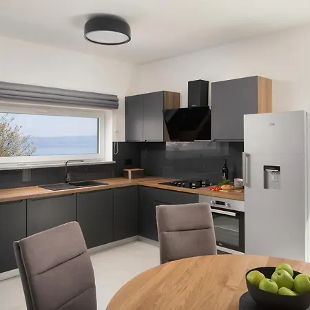 Yolo Villa